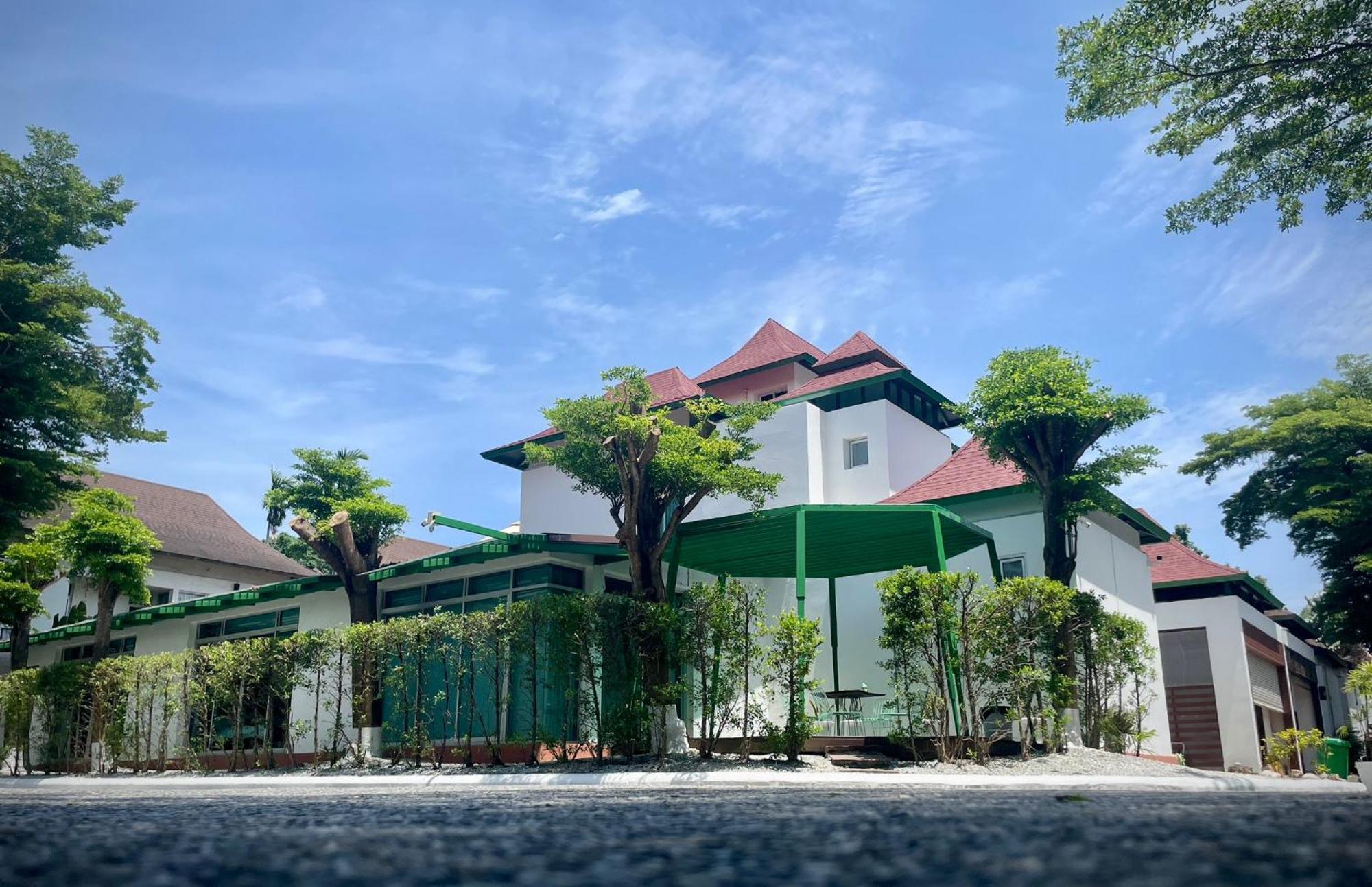 Nagawari Art Maldives Pattaya Villa